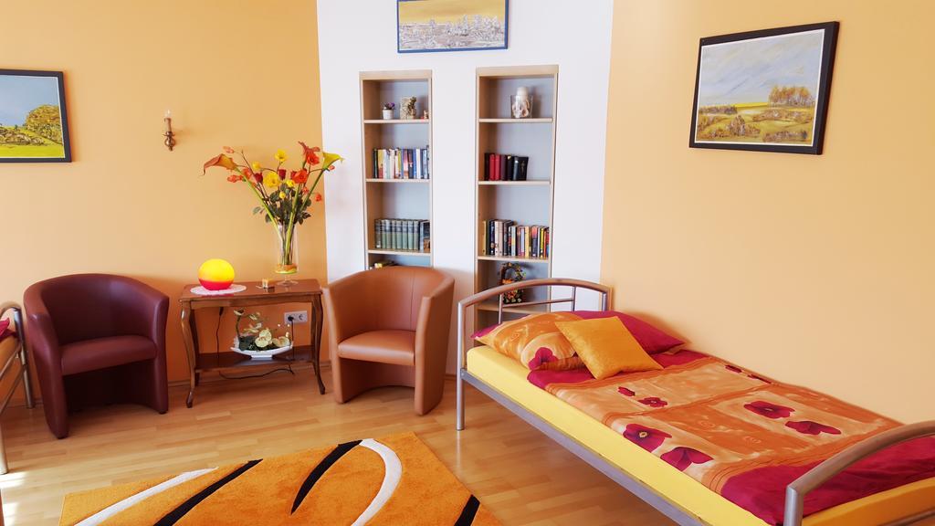 Gästezimmer Wurm Mönchhof Zimmer foto