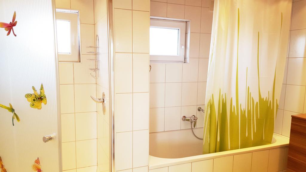 Gästezimmer Wurm Mönchhof Zimmer foto