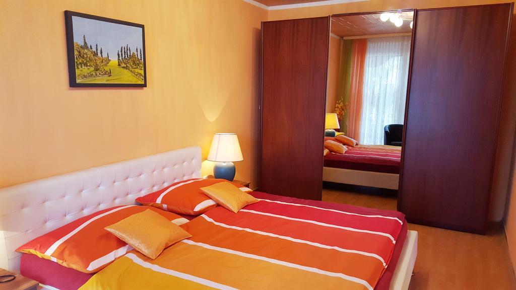 Gästezimmer Wurm Mönchhof Zimmer foto